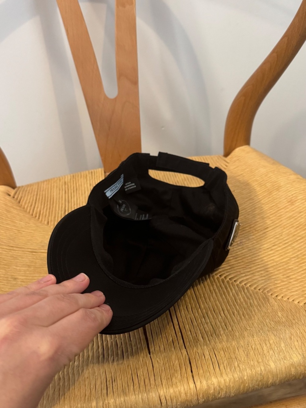 Prada cap - Picture 2 of 2
